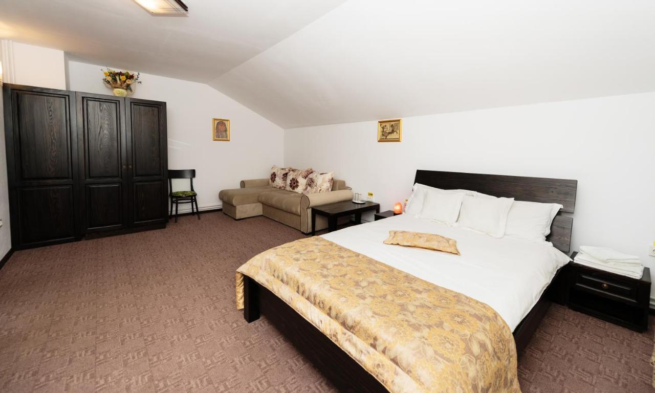 Hôtel Stejarul Lui Andrei à Izvoarele  Extérieur photo