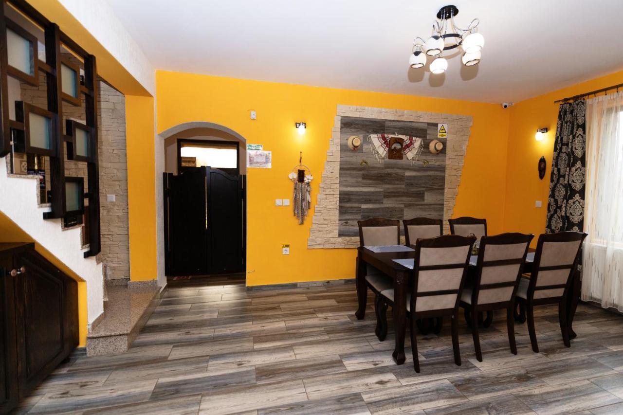 Hôtel Stejarul Lui Andrei à Izvoarele  Extérieur photo